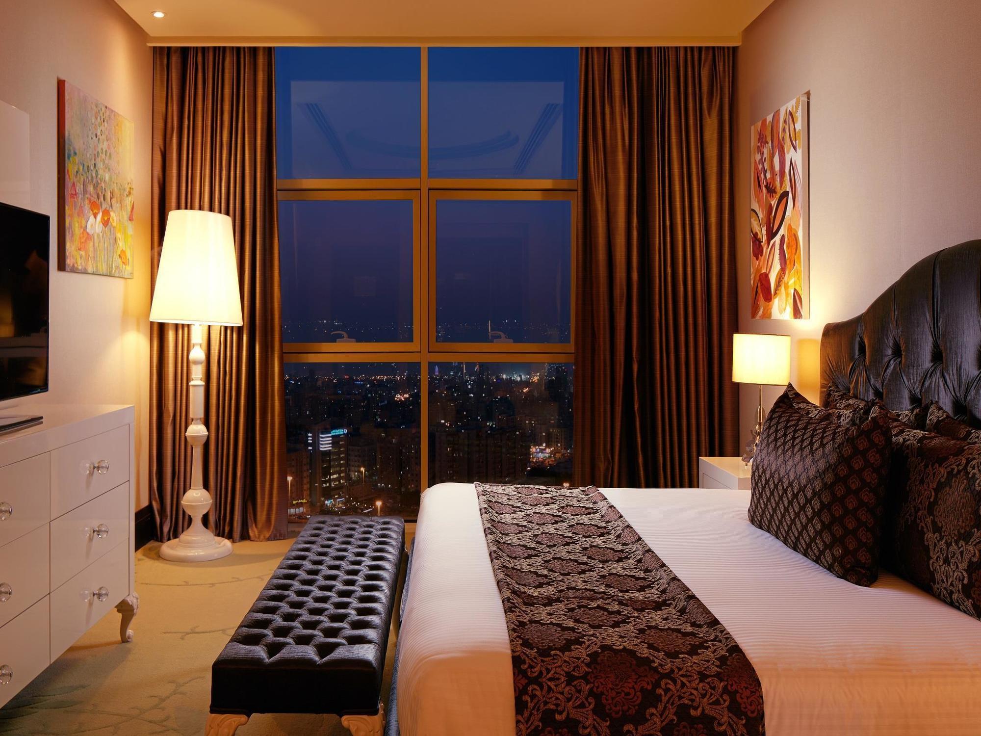 Millennium Hotel & Convention Centre Kuwait Kuwait City Ngoại thất bức ảnh A bedroom at the hotel
