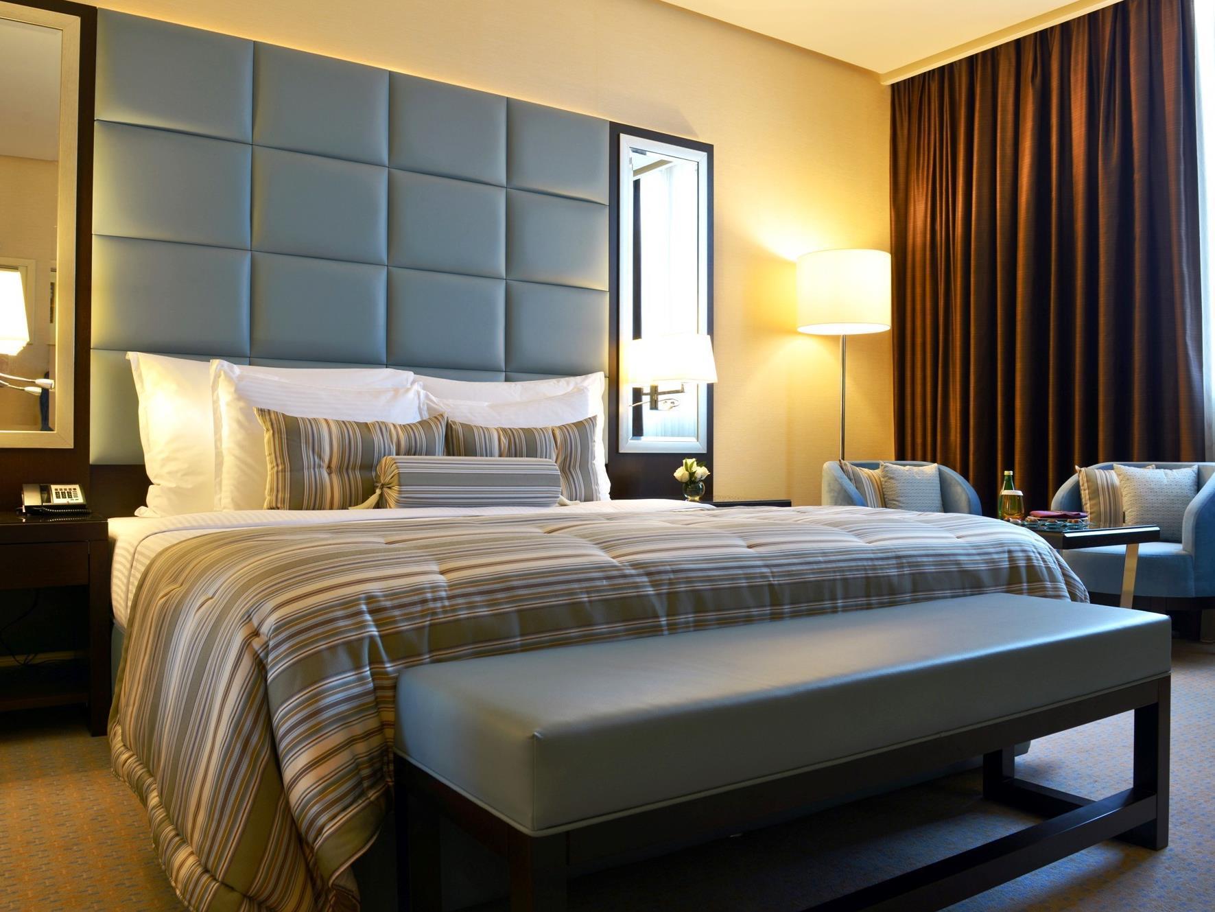 Millennium Hotel & Convention Centre Kuwait Kuwait City Ngoại thất bức ảnh A bedroom at the hotel